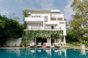 Arahtis Lake Villa
